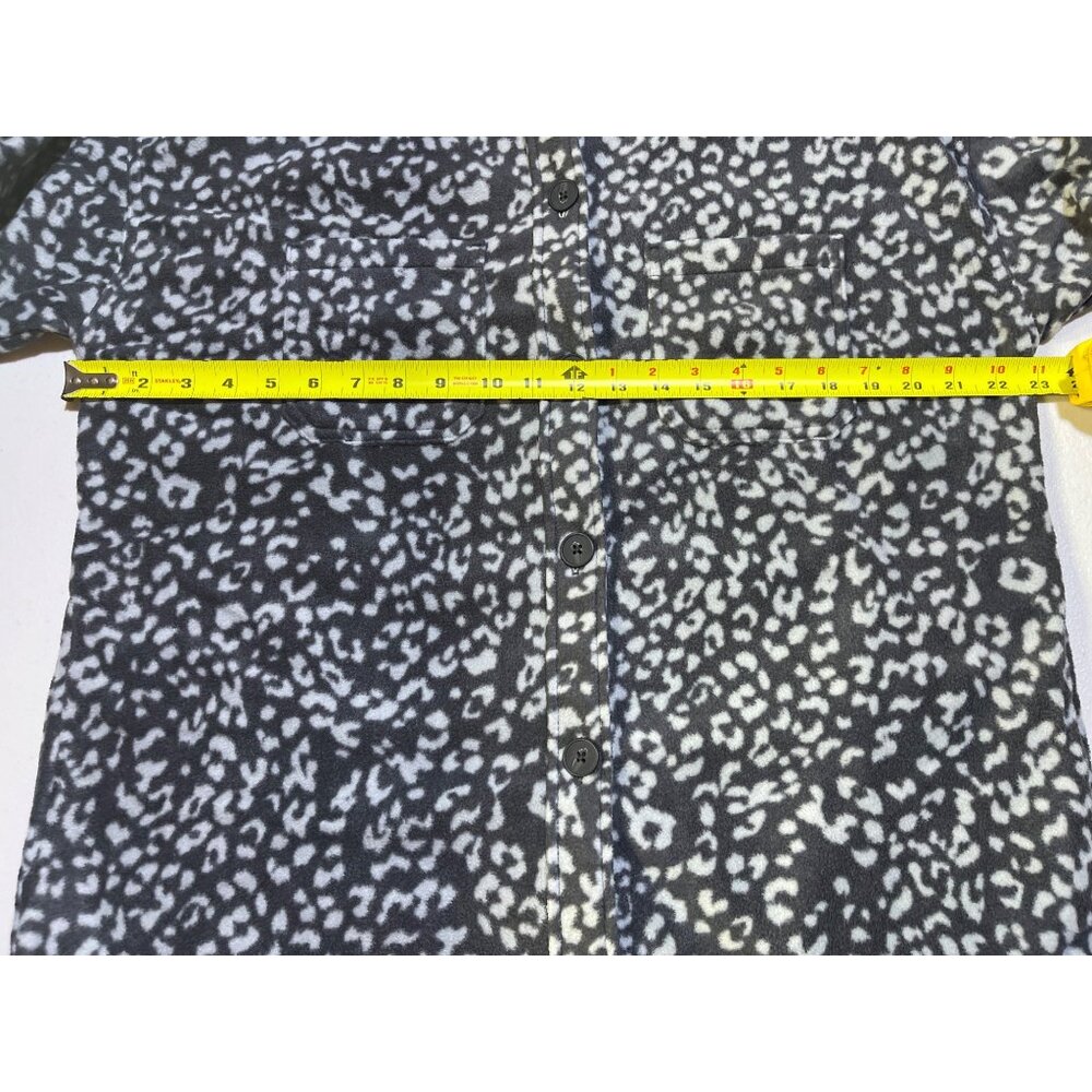Maurices Medium Gray & White Leopard Print Button-Up Fleece Shacket  w pockets - Picture 5 of 10
